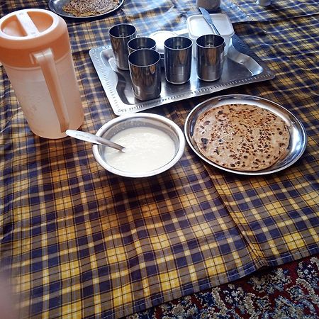 Mir Manzil Bed and Breakfast Srīnagar Buitenkant foto