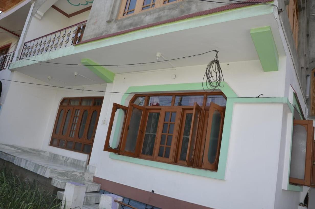 Mir Manzil Bed and Breakfast Srīnagar Buitenkant foto