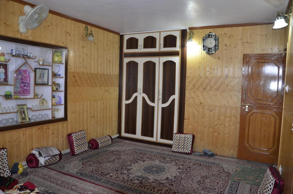 Mir Manzil Bed and Breakfast Srīnagar Buitenkant foto