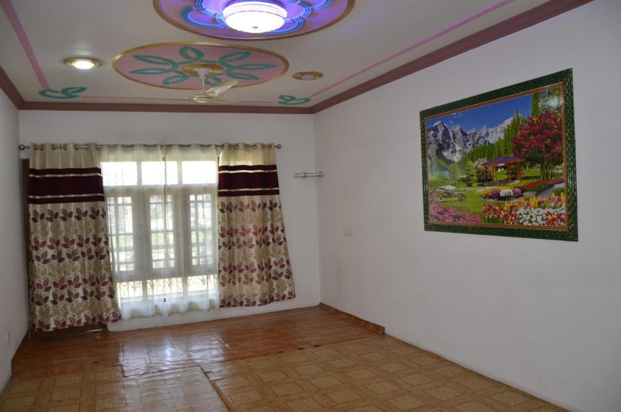 Mir Manzil Bed and Breakfast Srīnagar Buitenkant foto
