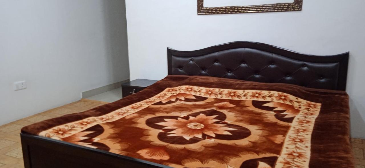 Mir Manzil Bed and Breakfast Srīnagar Buitenkant foto
