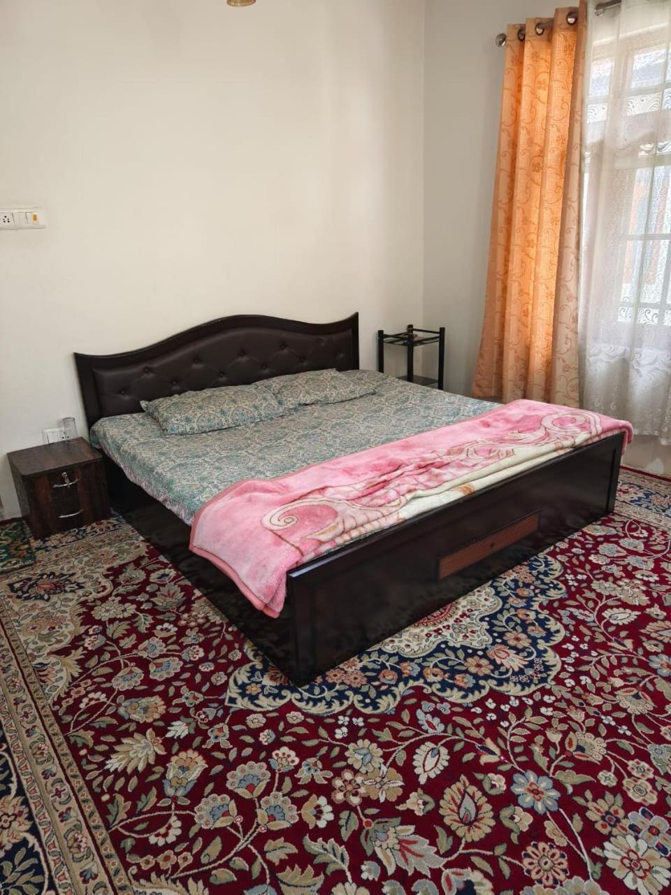 Mir Manzil Bed and Breakfast Srīnagar Buitenkant foto